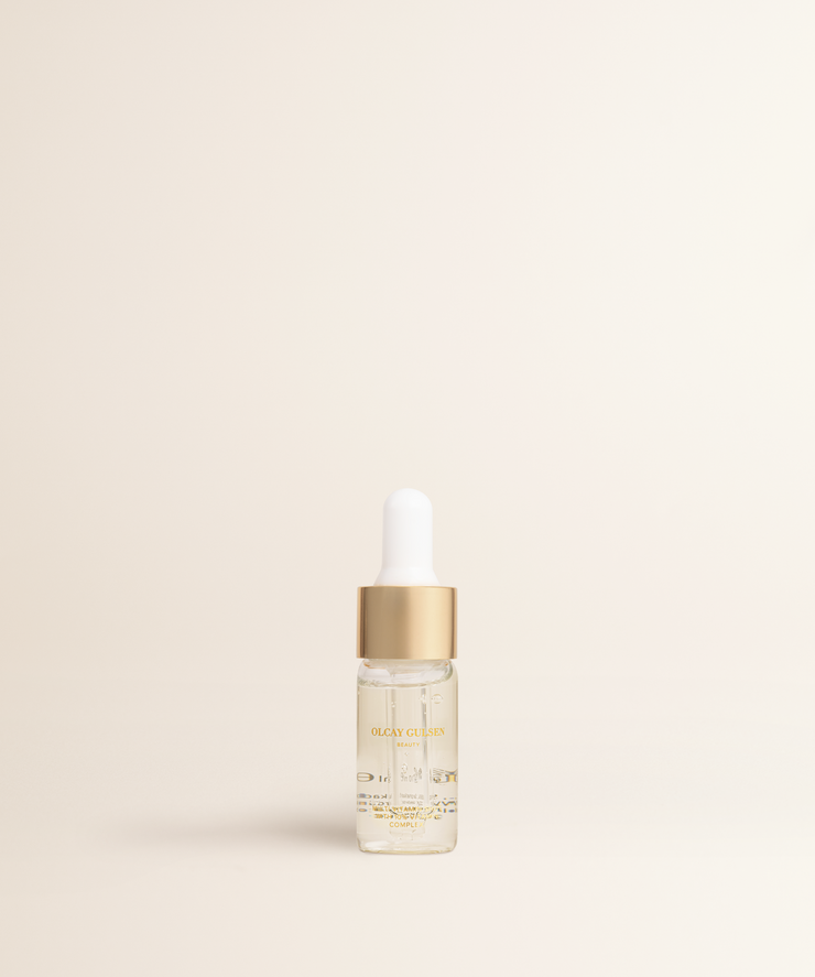 Travel Size Multi Vitamin Shot Serum Foundation Brush