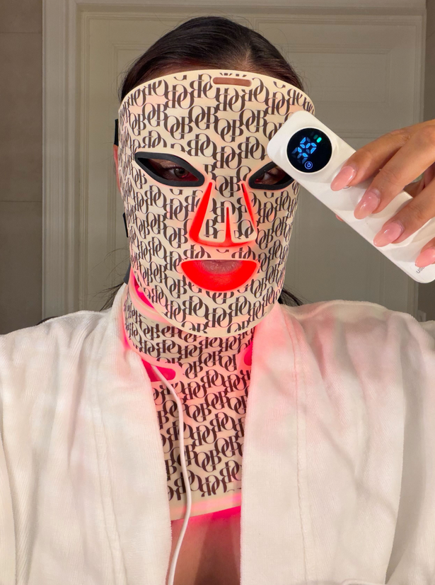 Neck & Decolleté Red LED Light Mask
